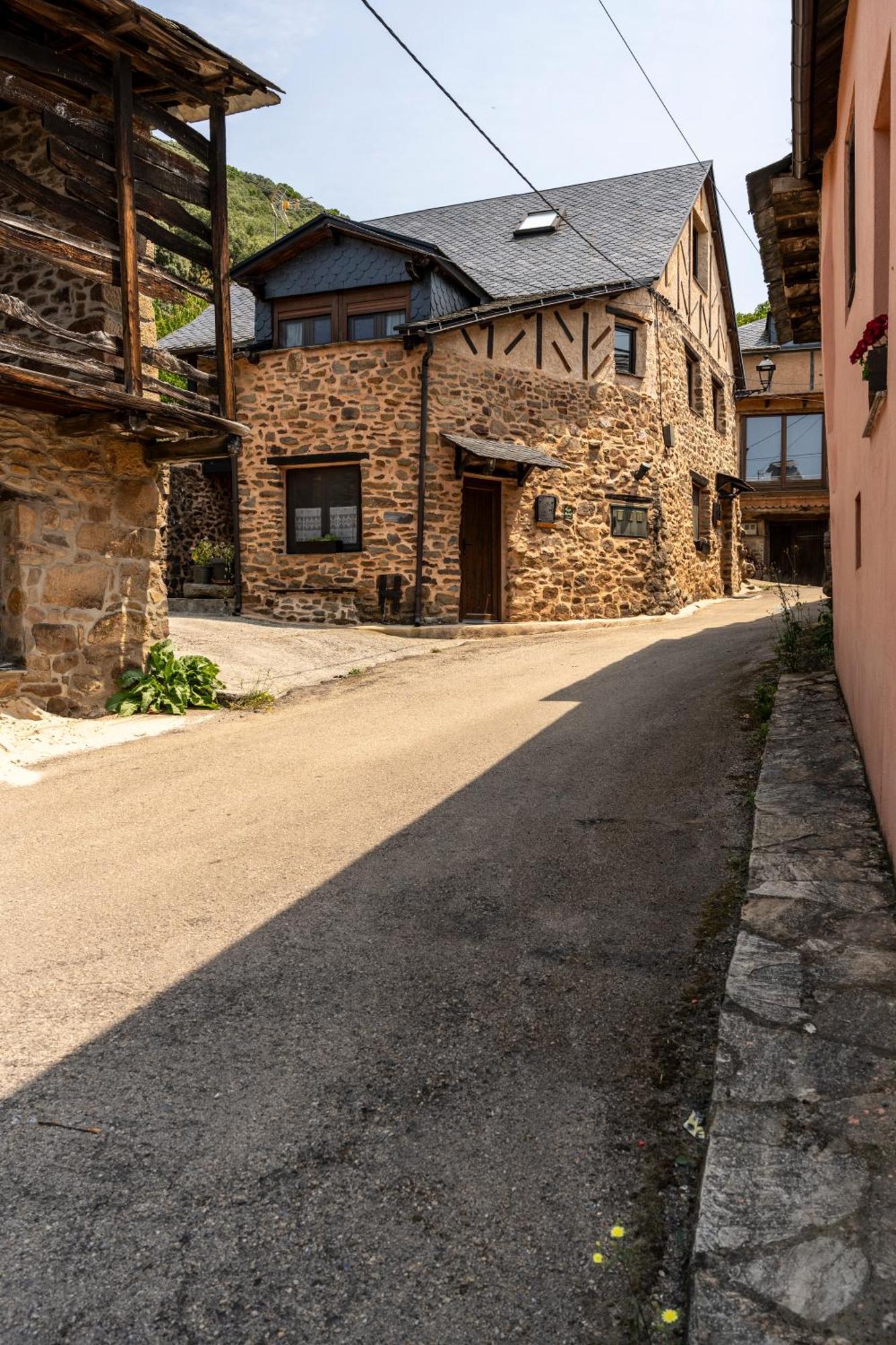 Casa De Turismo Rural Sardom3 Bembibre  المظهر الخارجي الصورة